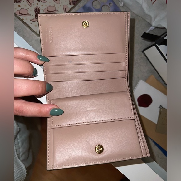Prada wallet - Picture 4 of 8